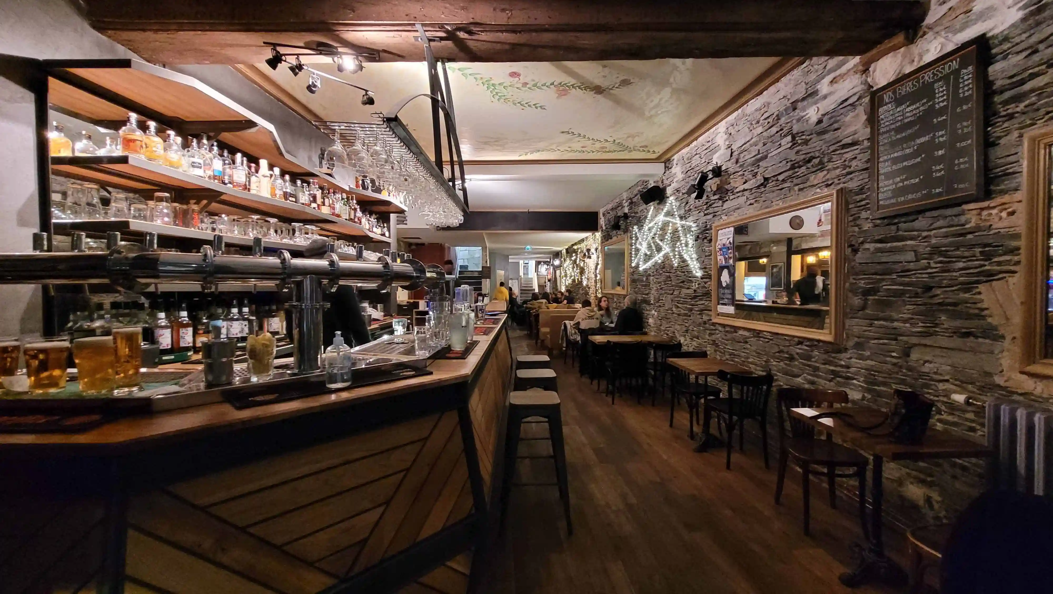 Le Bar du Centre, Arrière-plan